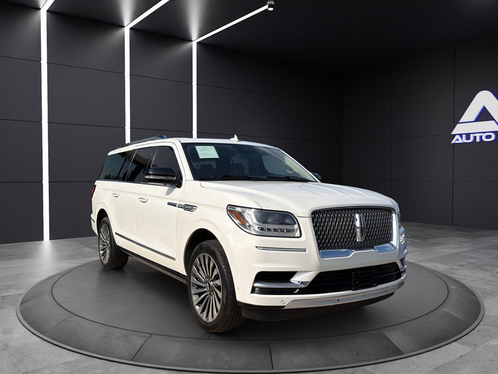 Used 2020 Lincoln Navigator L Reserve w/ Luxury Package AWD/4WD image 3
