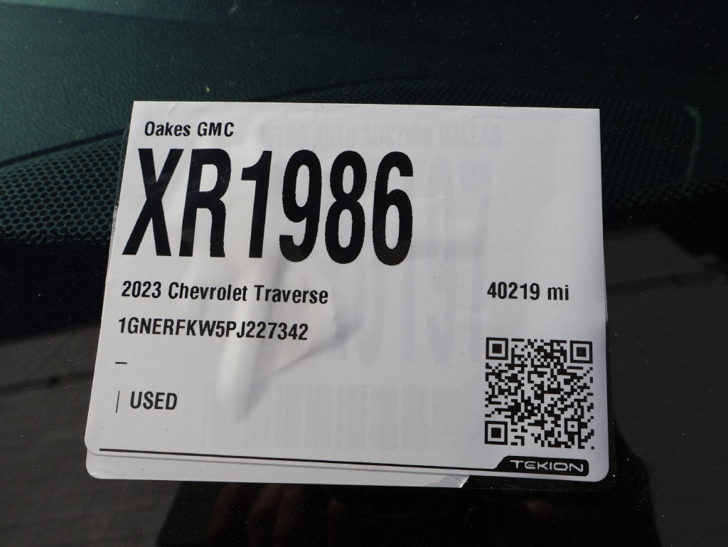 Used 2023 Chevrolet Traverse LS w/ Safety Package FWD image 20