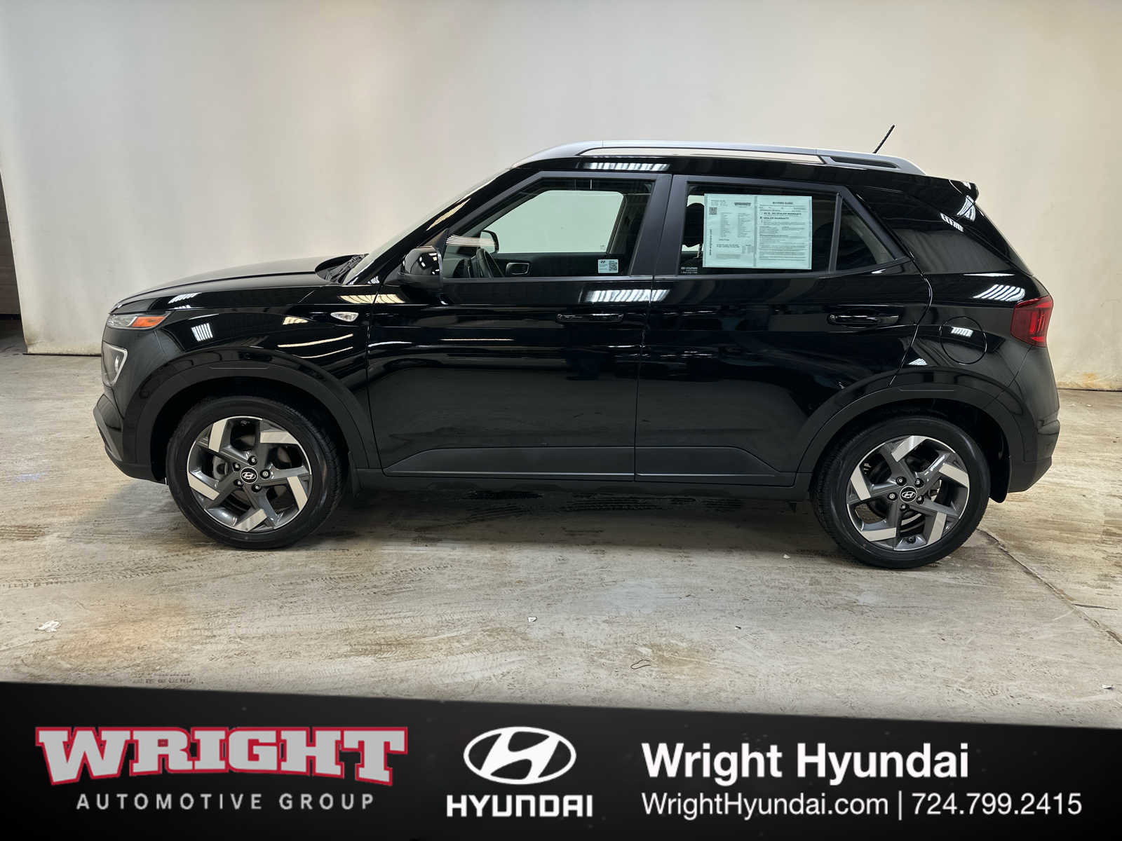 Certified 2025 Hyundai Venue SEL FWD image 7