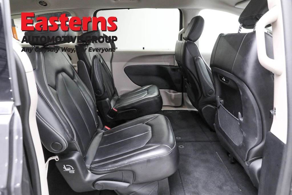 Used 2023 Chrysler Pacifica Touring-L FWD image 26