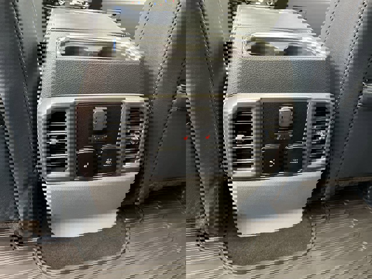 Used 2022 Ford F350 Limited image 15