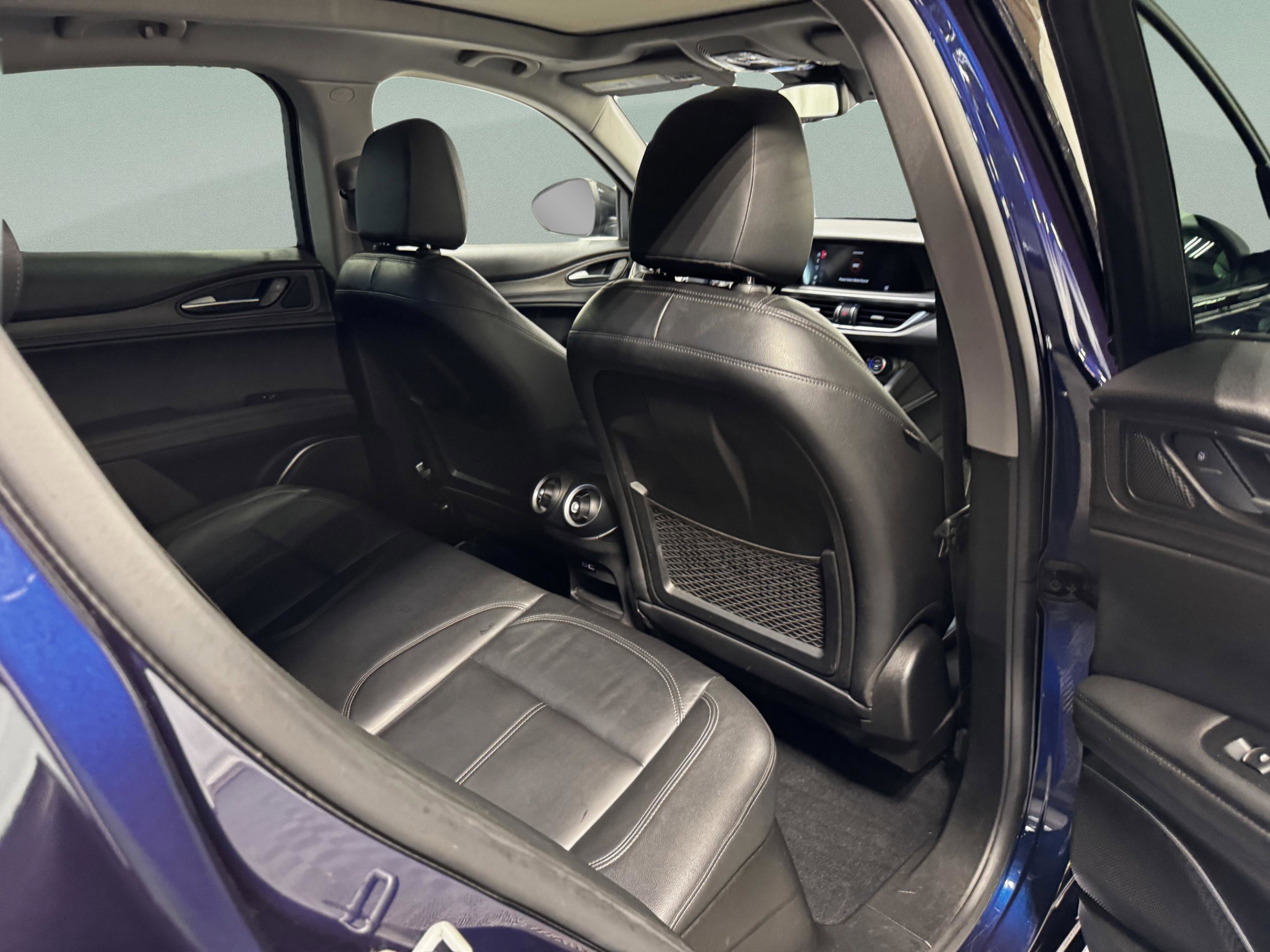 Used 2020 Alfa Romeo Stelvio Ti w/ Nero Edizione image 11