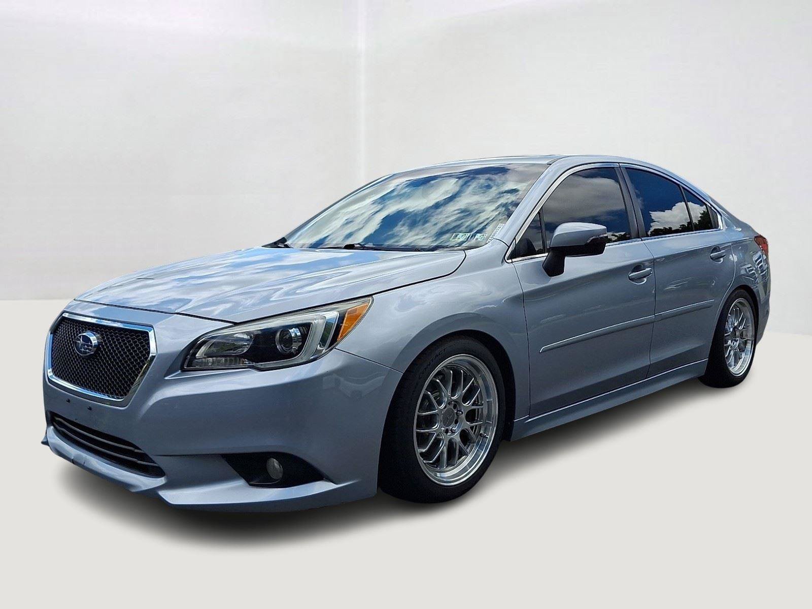 Used 2015 Subaru Legacy 3.6R Limited AWD/4WD image 3
