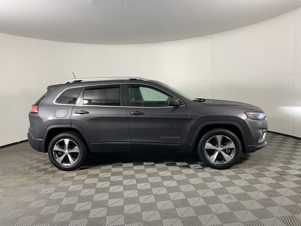 Used 2020 Jeep Cherokee Limited image 2