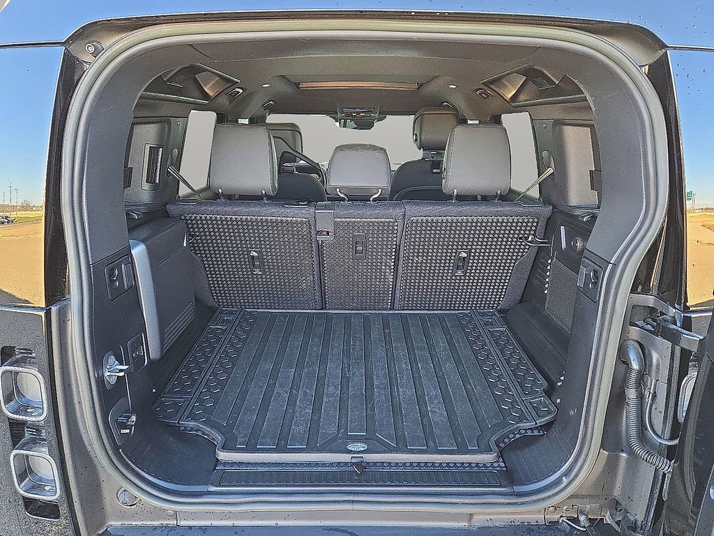 Used 2023 Land Rover Defender 110 X image 14