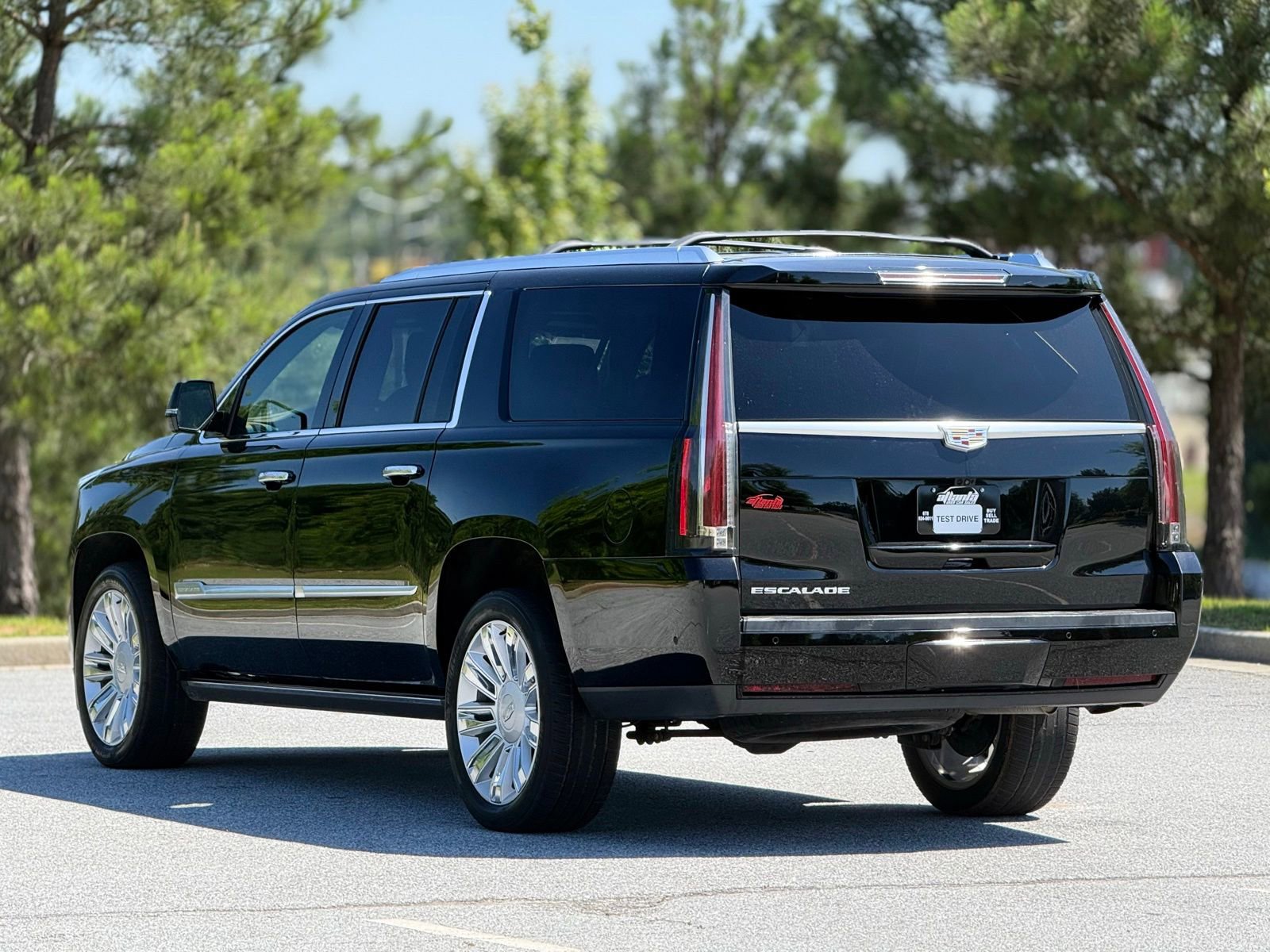 Used 2019 Cadillac Escalade ESV Platinum AWD/4WD image 10