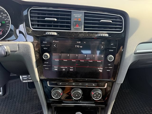 Used 2018 Volkswagen GTI SE FWD image 12