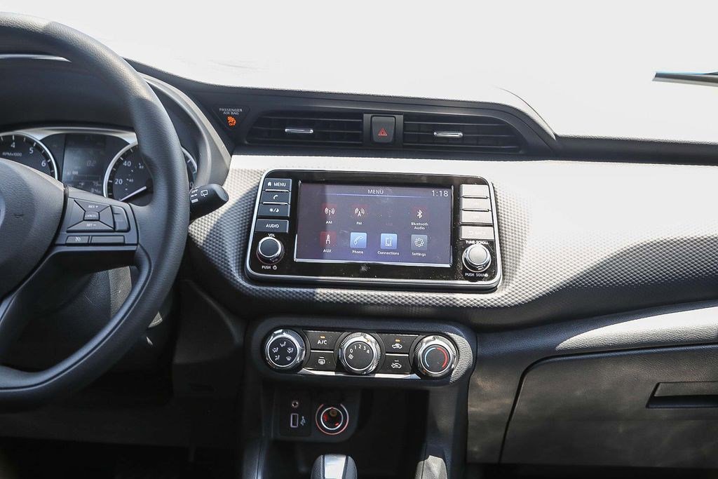 New 2025 Nissan Kicks Play S image 13