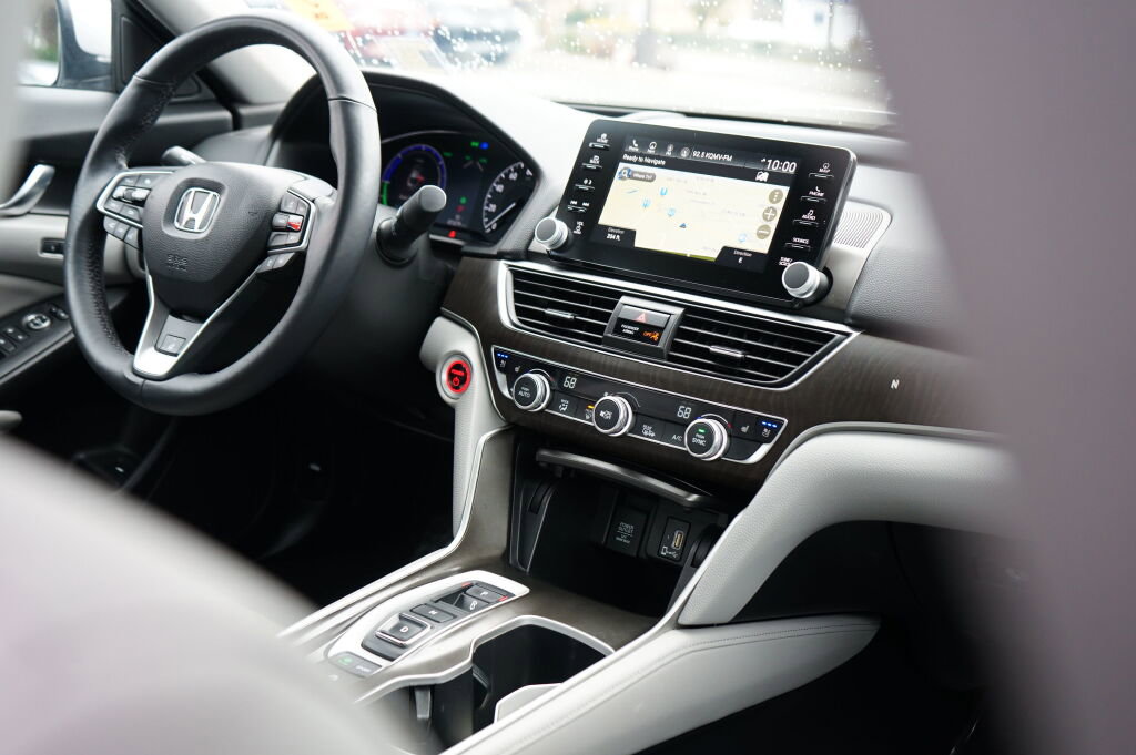 Used 2018 Honda Accord Touring image 29