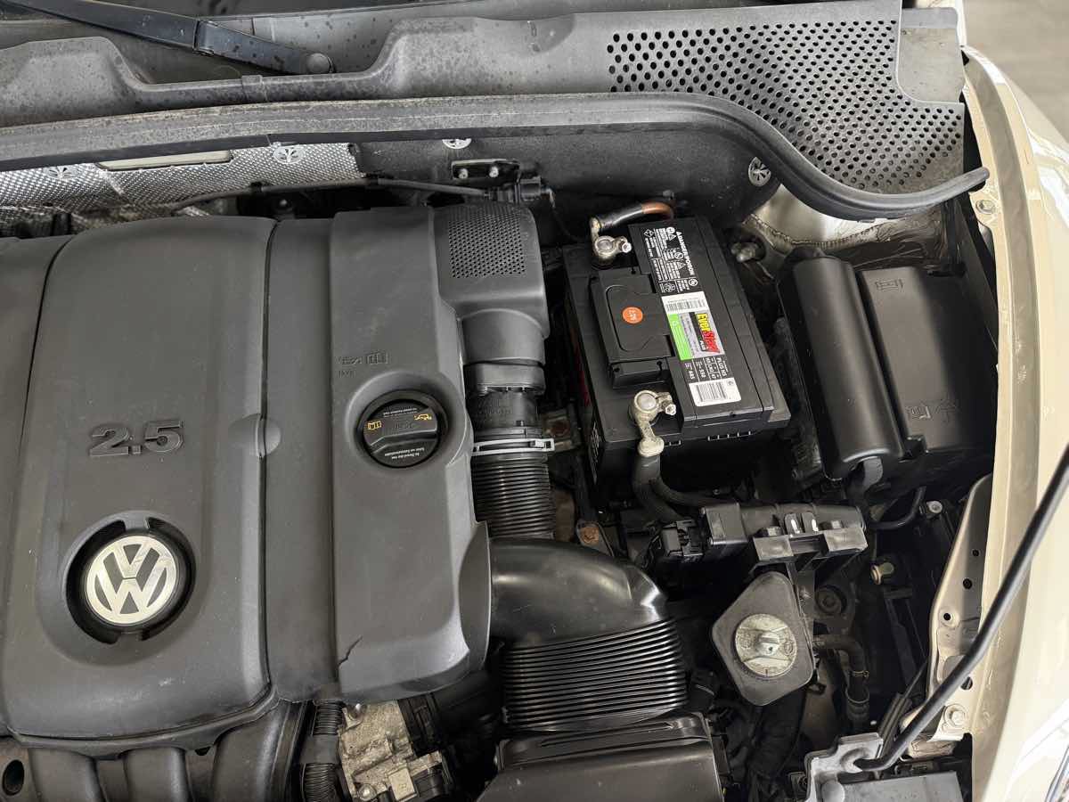 Used 2013 Volkswagen Beetle 2.5 FWD image 27