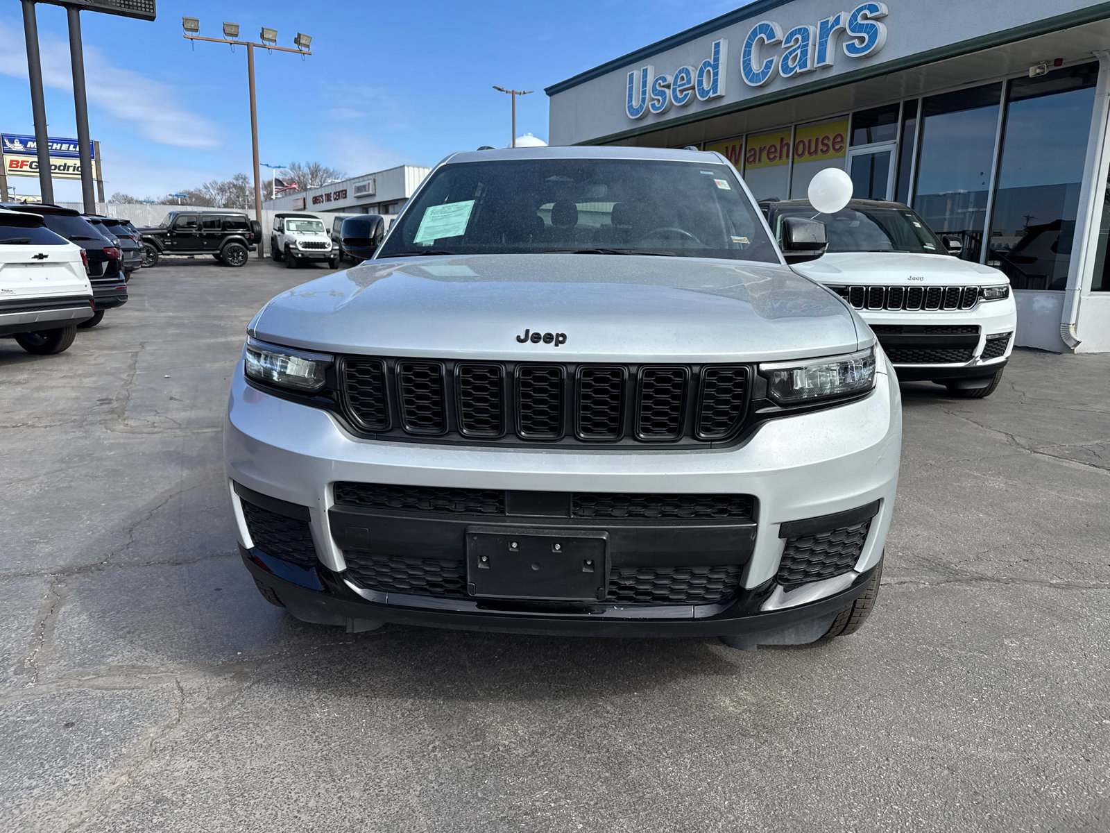 Used 2021 Jeep Grand Cherokee L Laredo AWD/4WD image 2