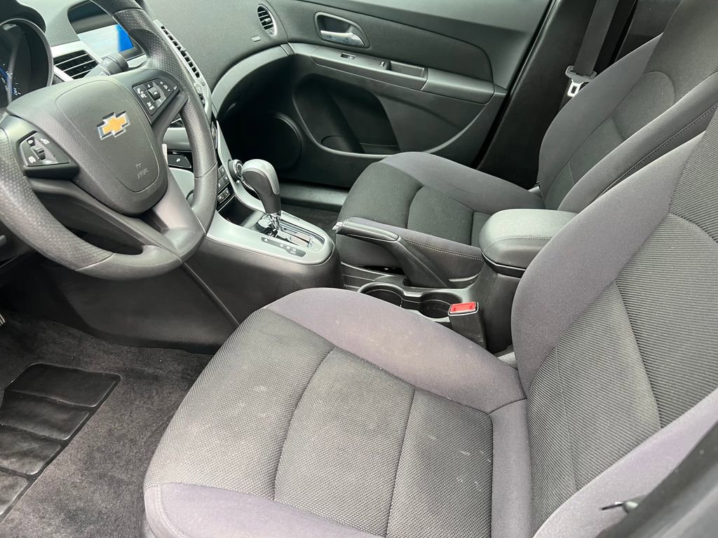 Used 2015 Chevrolet Cruze LT FWD image 10