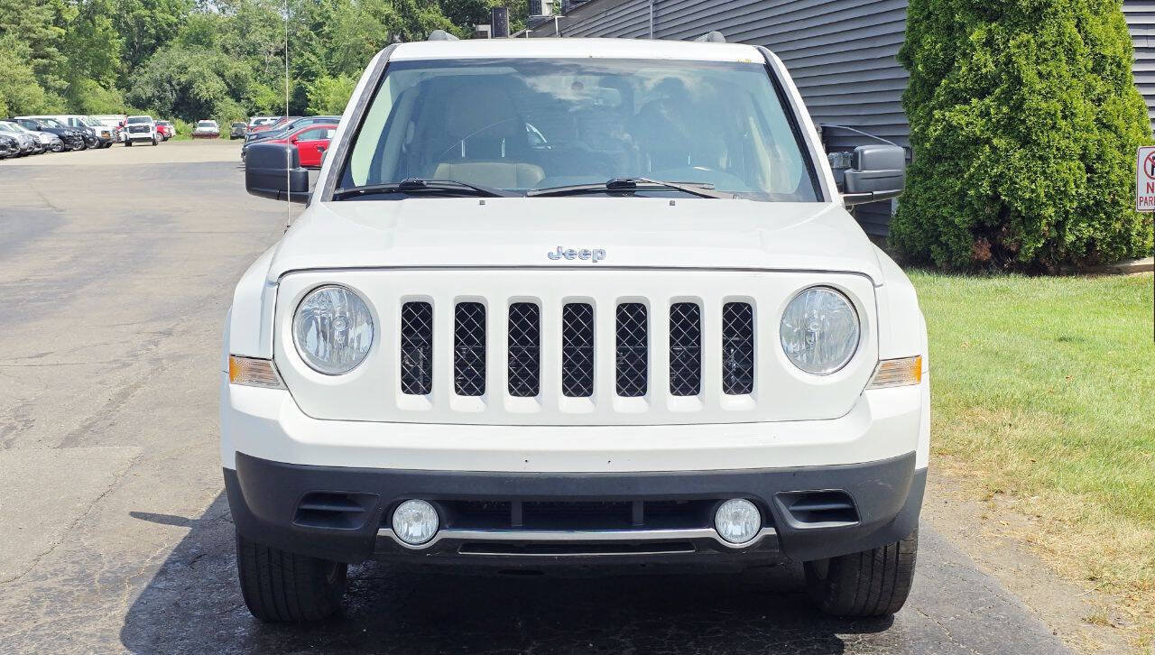 Used 2015 Jeep Patriot Limited w/ Sun/Sound Group AWD/4WD image 9