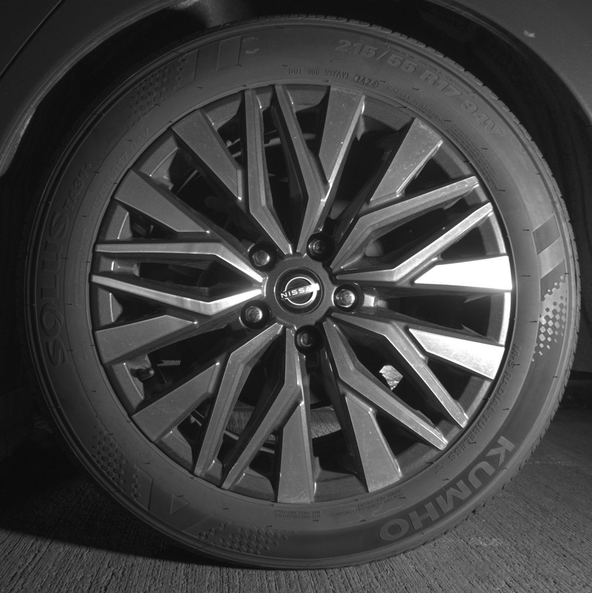 Used 2025 Nissan Altima 2.5 SV image 14