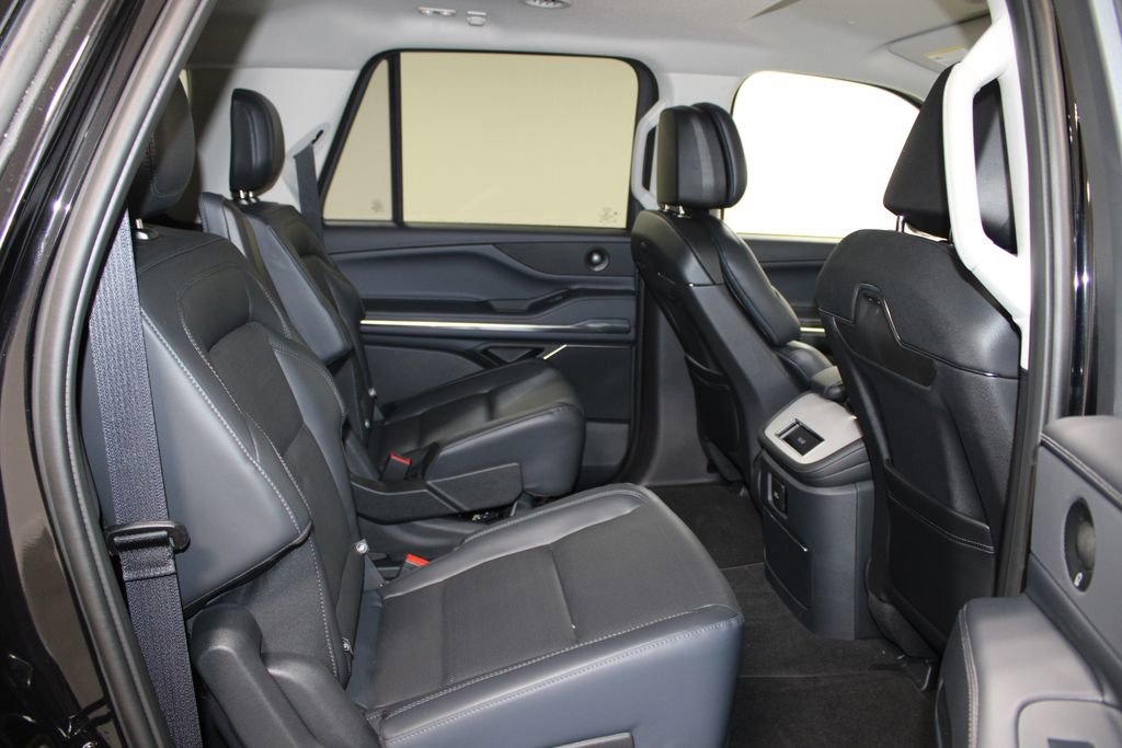New 2026 Lincoln Navigator L Premier AWD/4WD image 33