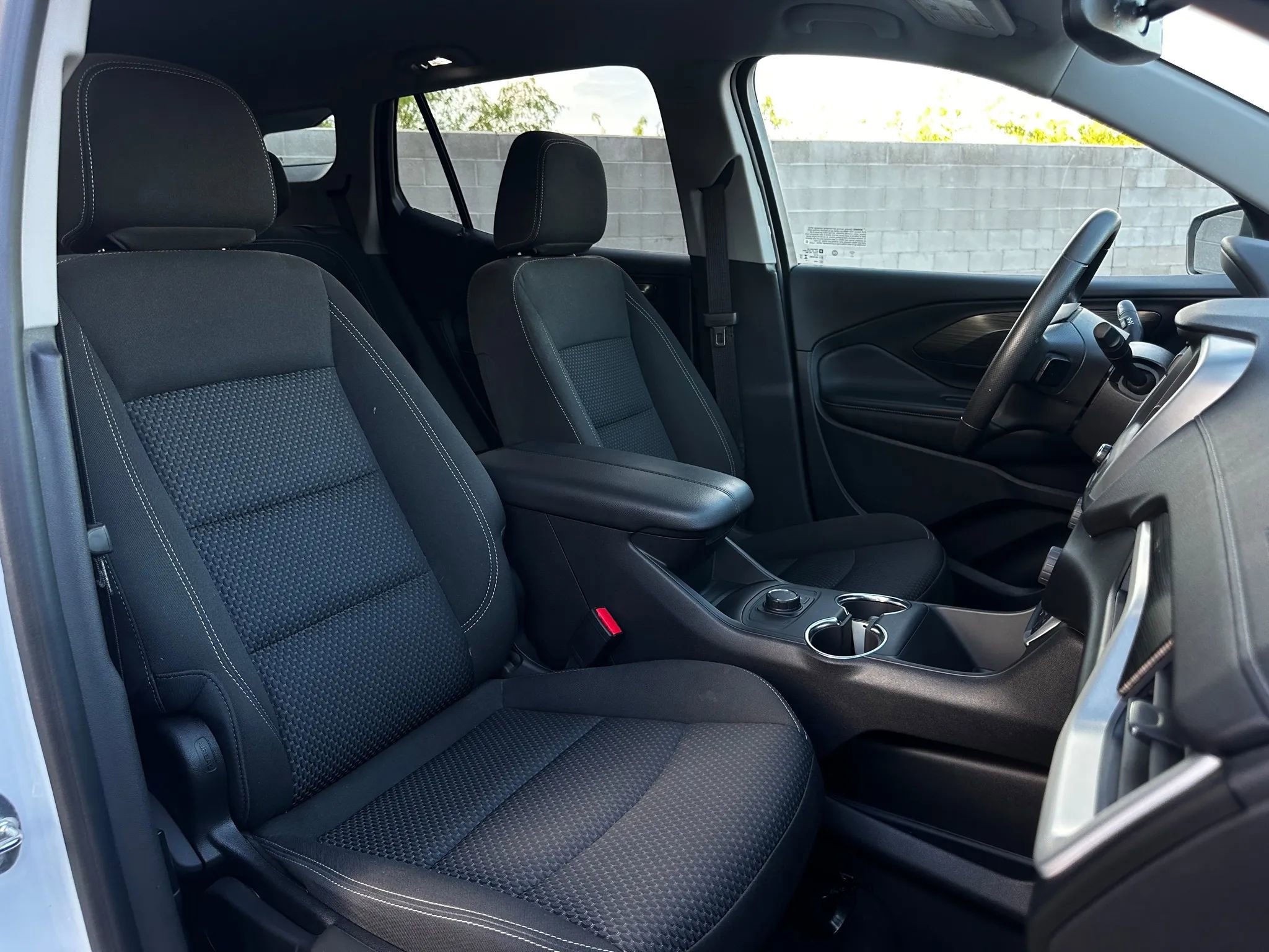 Used 2023 GMC Terrain SLE image 26