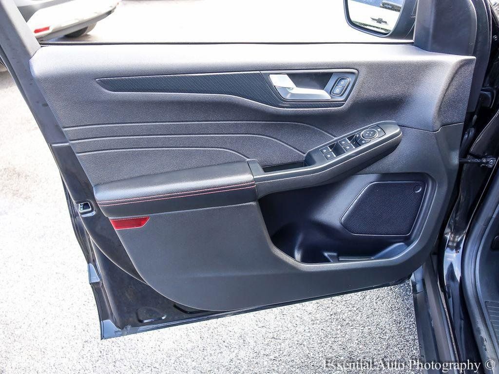 Used 2023 Ford Escape ST-Line w/ Tech Pack #1 image 21