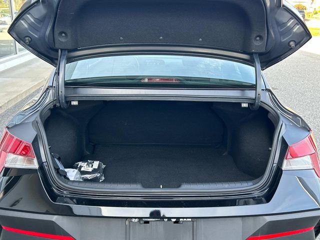 Used 2025 Hyundai Elantra Sport w/ Cargo Package image 12