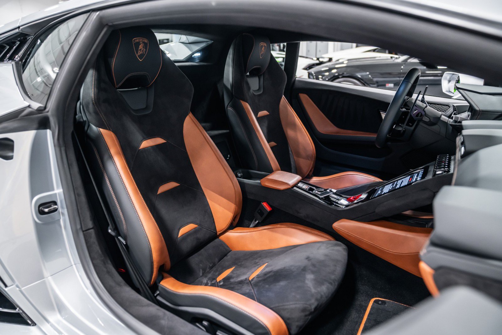 Used 2023 Lamborghini Huracan Tecnica RWD image 13