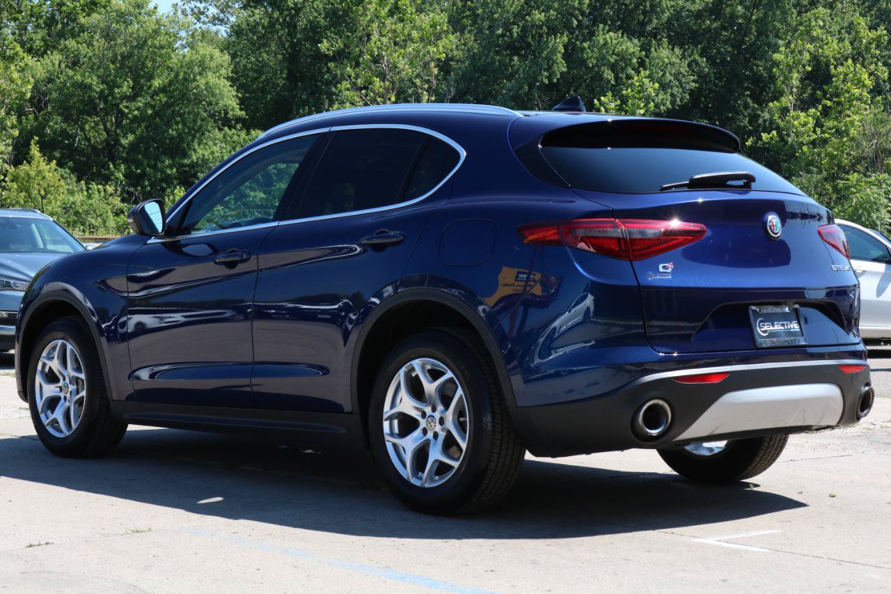 Used 2021 Alfa Romeo Stelvio Sprint w/ Sun & Sound Package AWD/4WD image 19