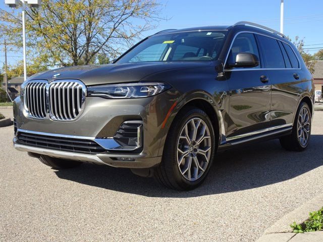 Used 2020 BMW X7 xDrive40i w/ Parking Assistance Package image 7