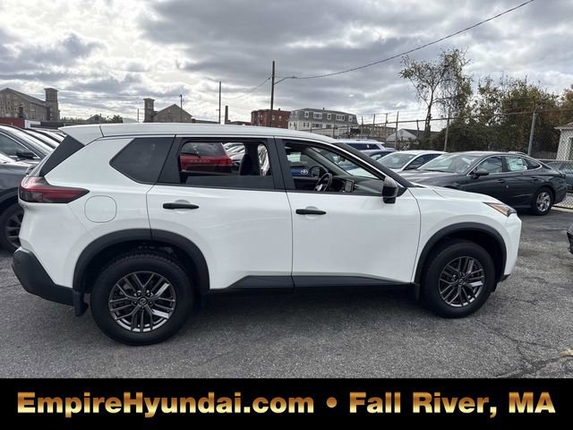 Used 2021 Nissan Rogue S image 3