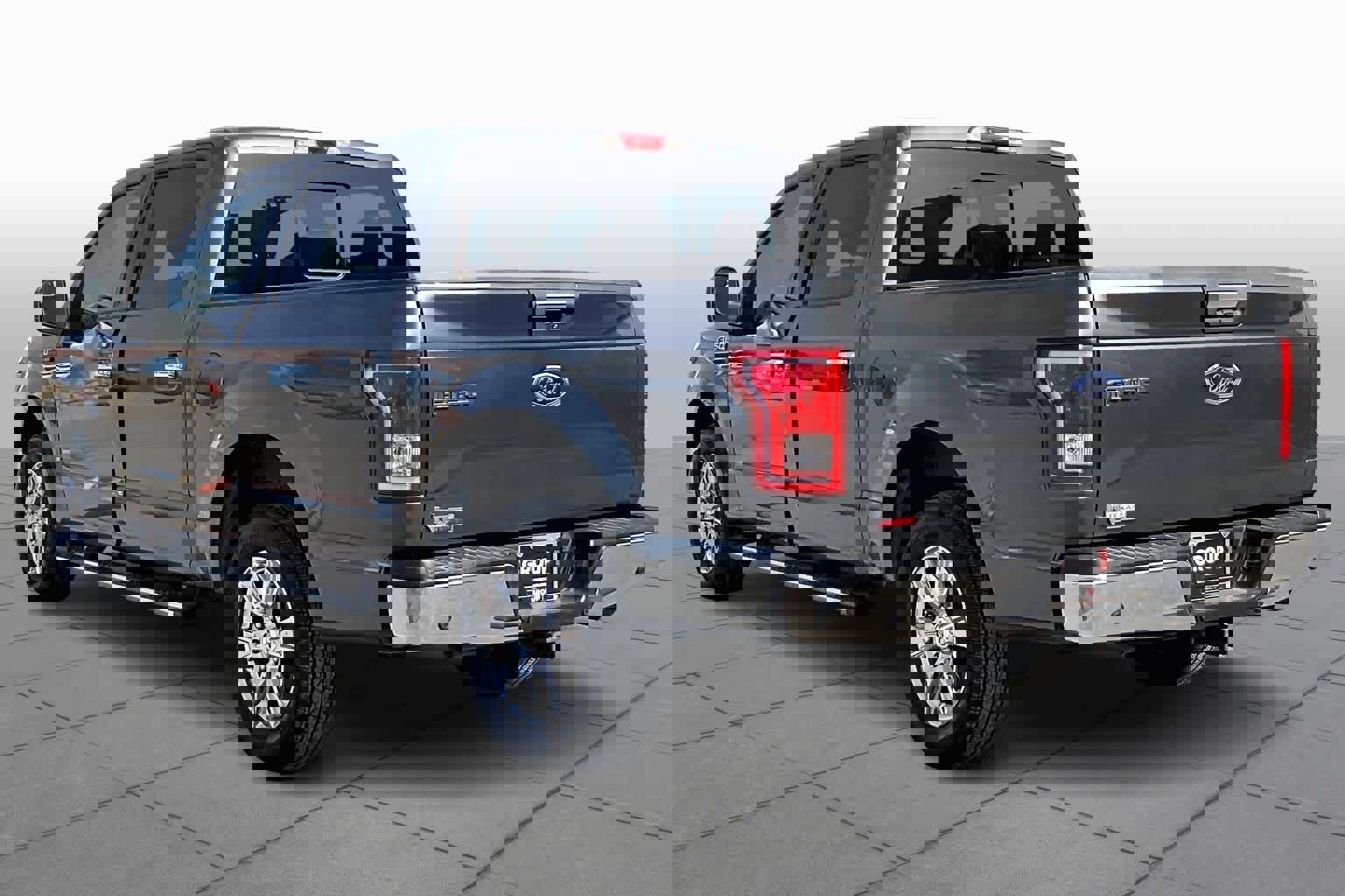 Used 2017 Ford F150 XLT w/ Equipment Group 302A Luxury image 12