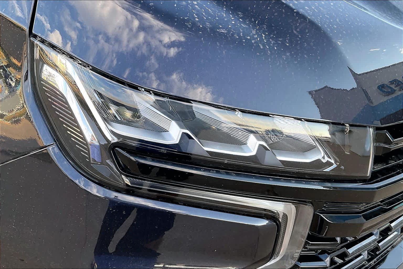 Used 2024 Chevrolet Tahoe Z71 w/ Luxury Package AWD/4WD image 28