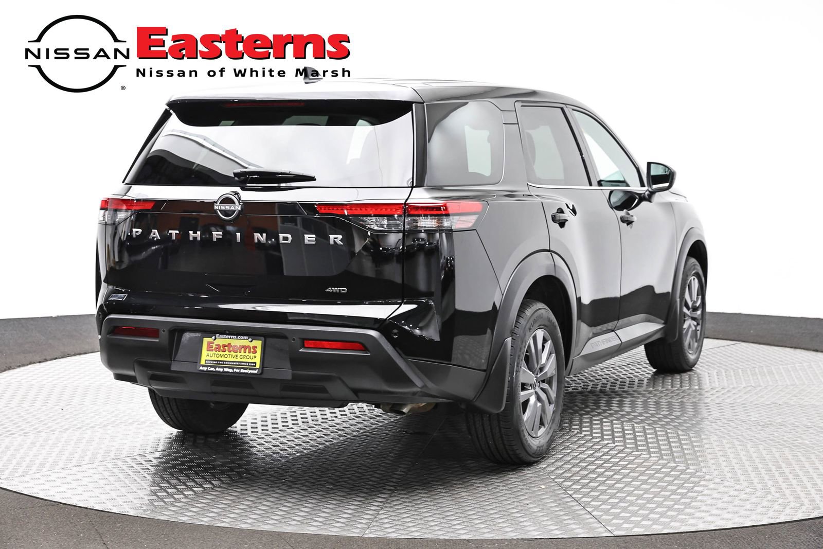 Used 2024 Nissan Pathfinder S AWD/4WD image 5
