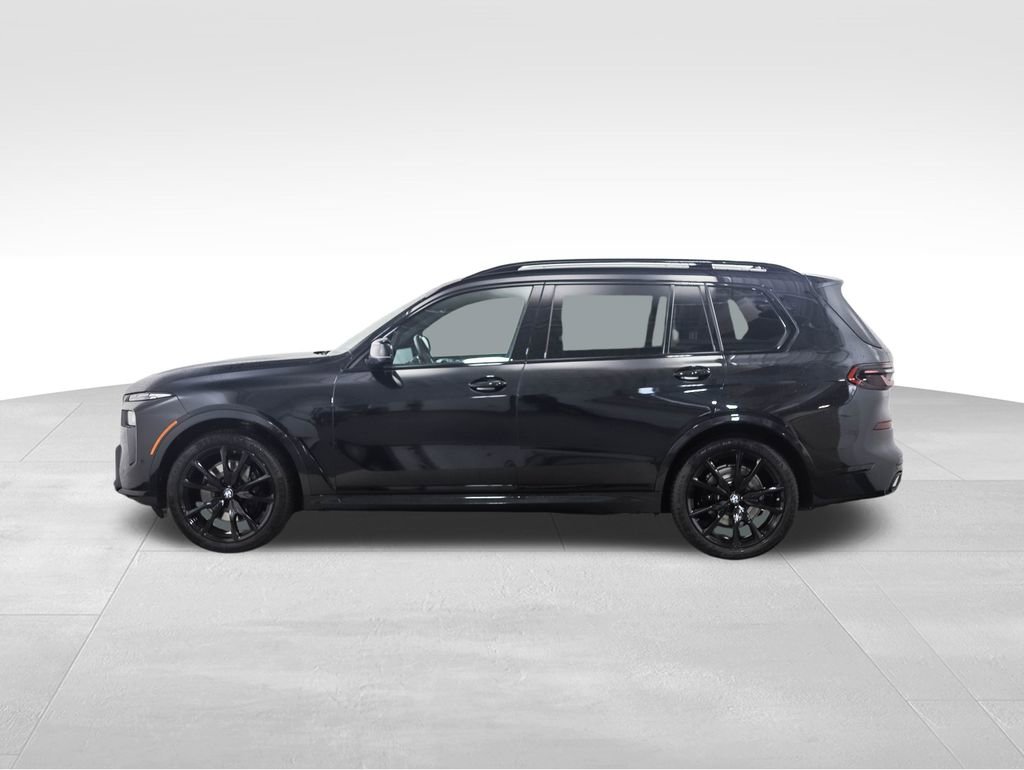 Used 2024 BMW X7 xDrive40i w/ Executive Package image 2