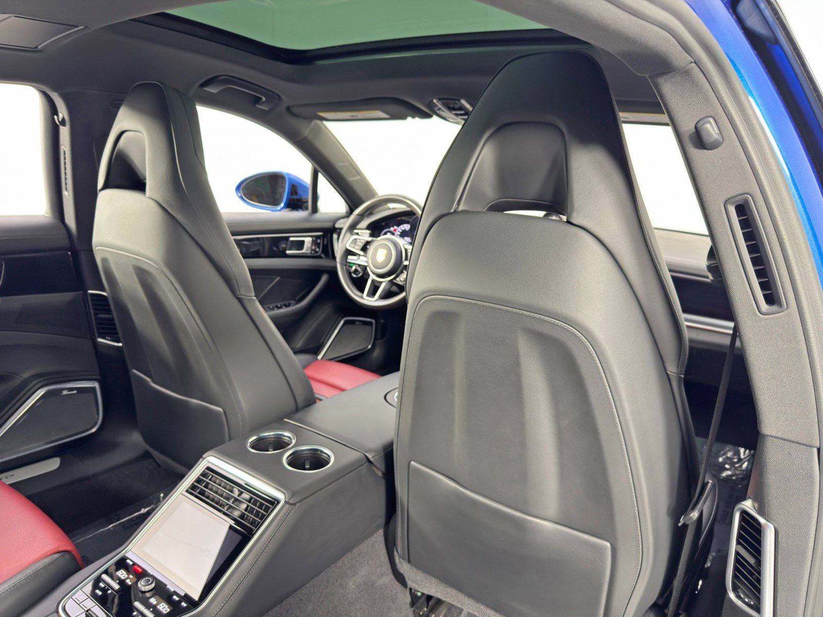 Used 2019 Porsche Panamera 4 Executive w/ Premium Package Plus image 39