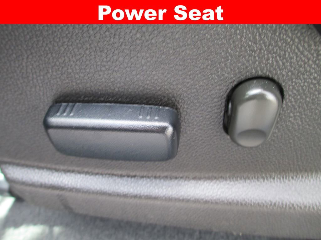 Used 2022 Chevrolet Colorado LT w/ Luxury Package image 22