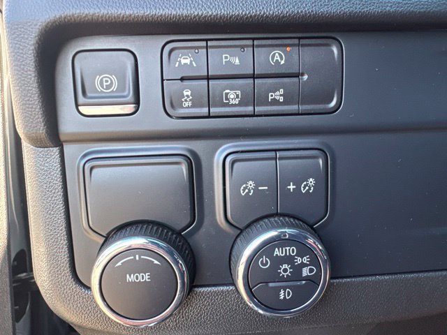 Used 2025 Chevrolet Tahoe Premier RWD image 24