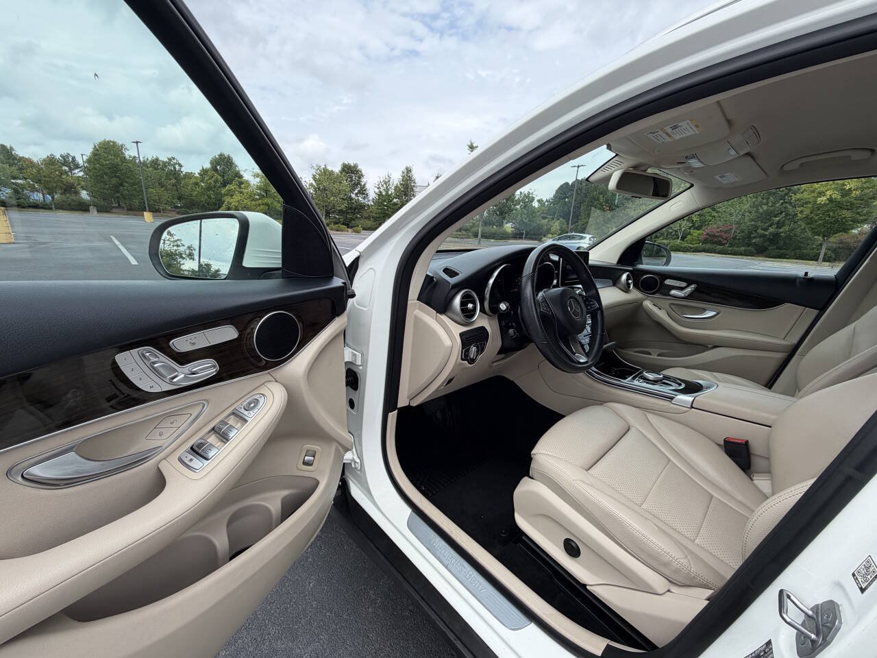 Used 2019 Mercedes-Benz GLC 300 image 14