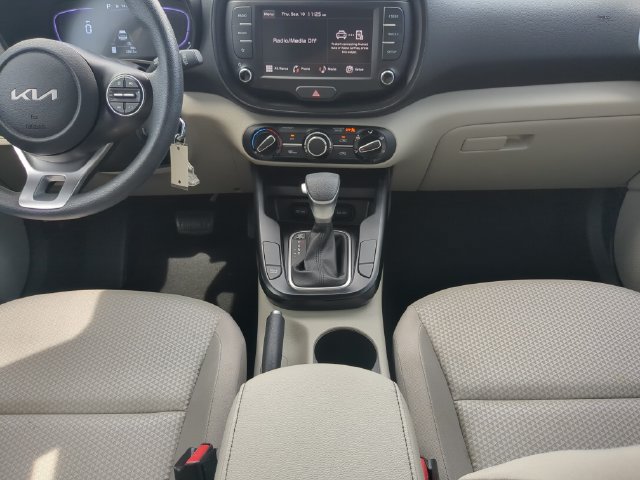 Used 2025 Kia Soul LX FWD image 16