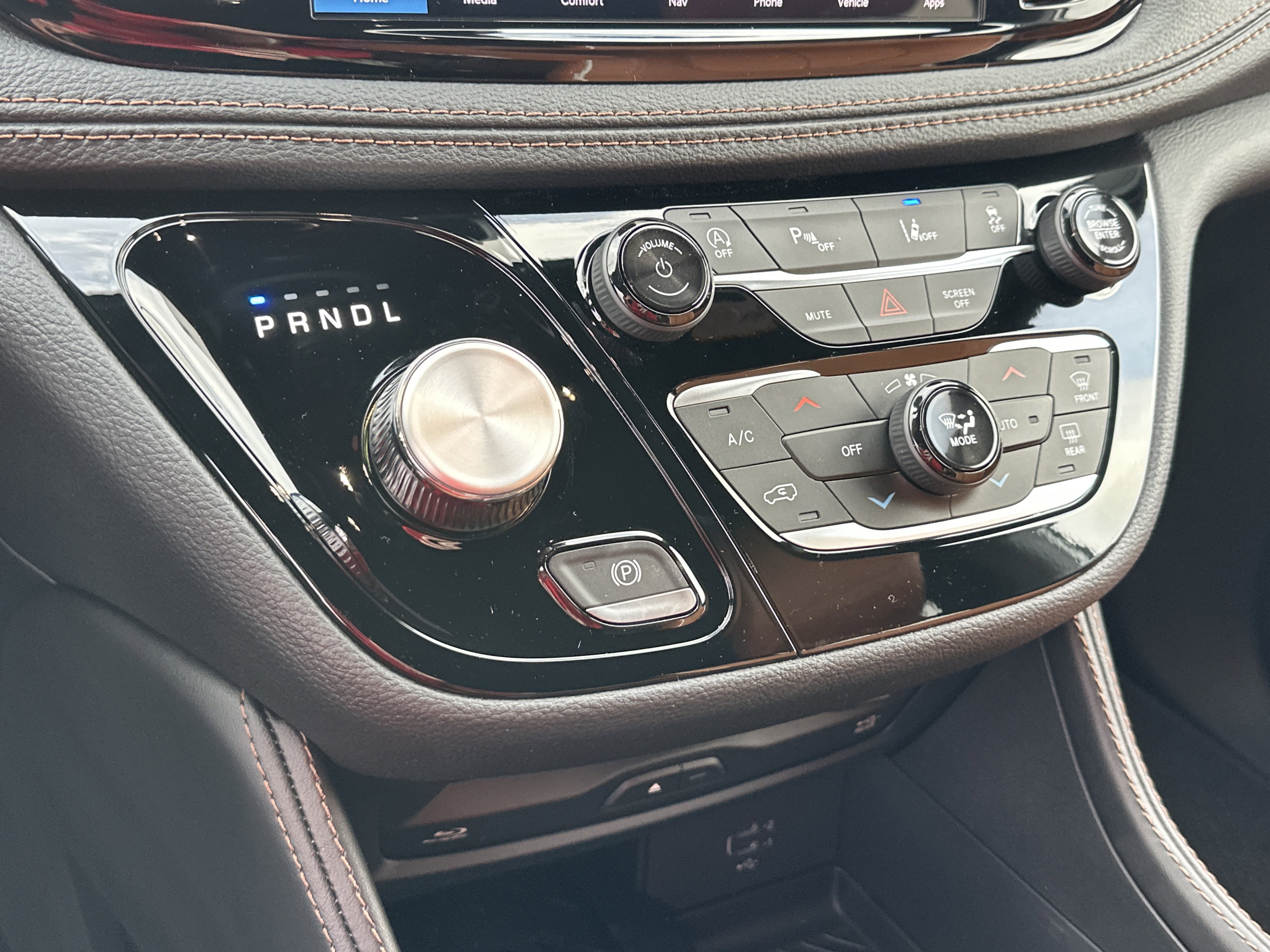 New 2026 Chrysler Pacifica Pinnacle image 5