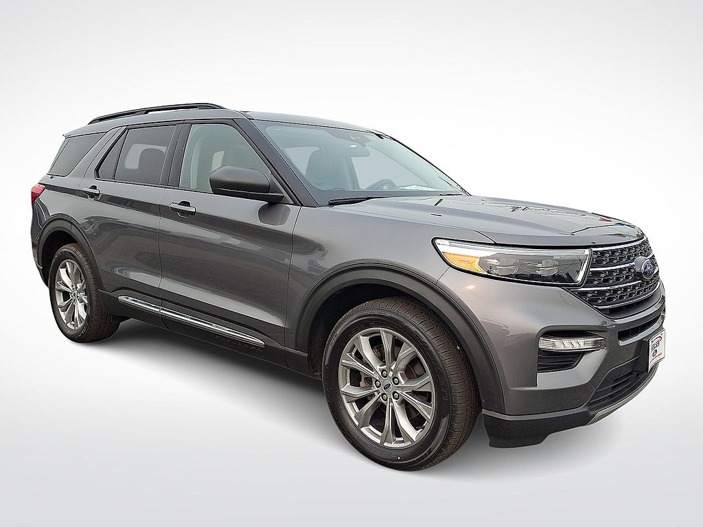 Certified 2023 Ford Explorer XLT w/ Equipment Group 202A AWD/4WD image 1