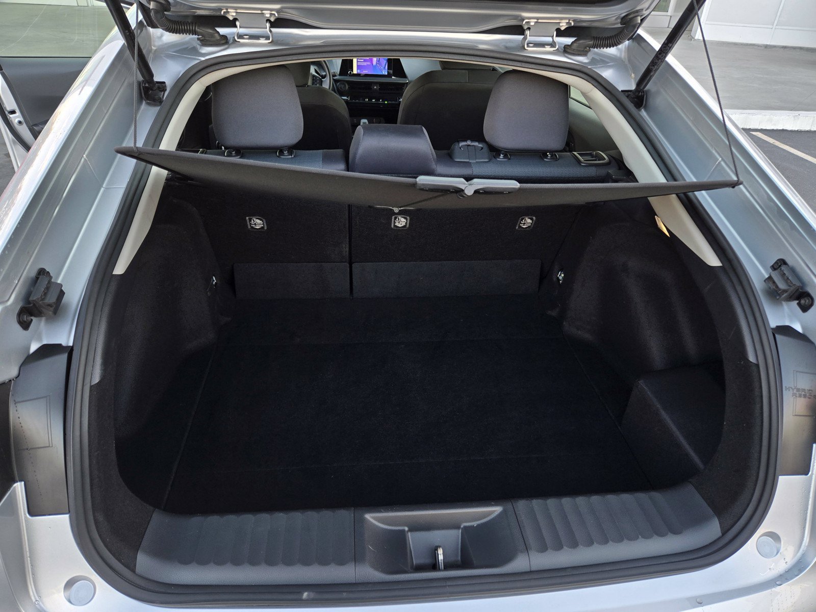 Certified 2025 Toyota Prius LE FWD image 23