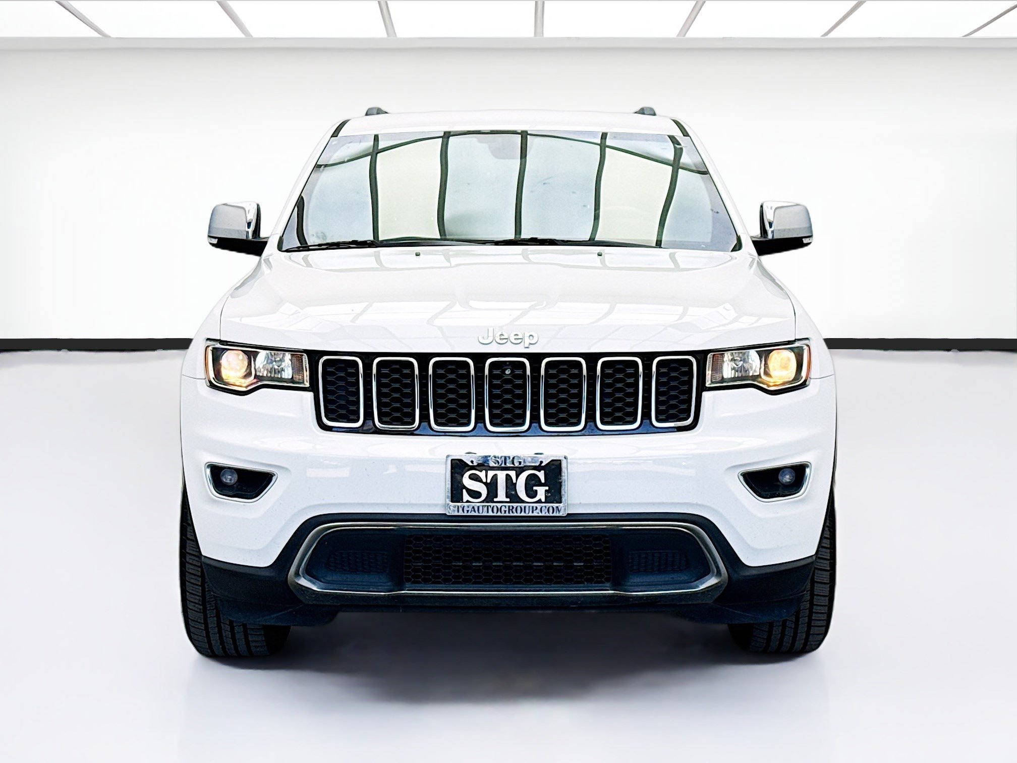 Used 2018 Jeep Grand Cherokee Limited RWD image 2