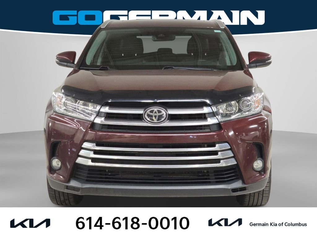 Used 2019 Toyota Highlander XLE image 3