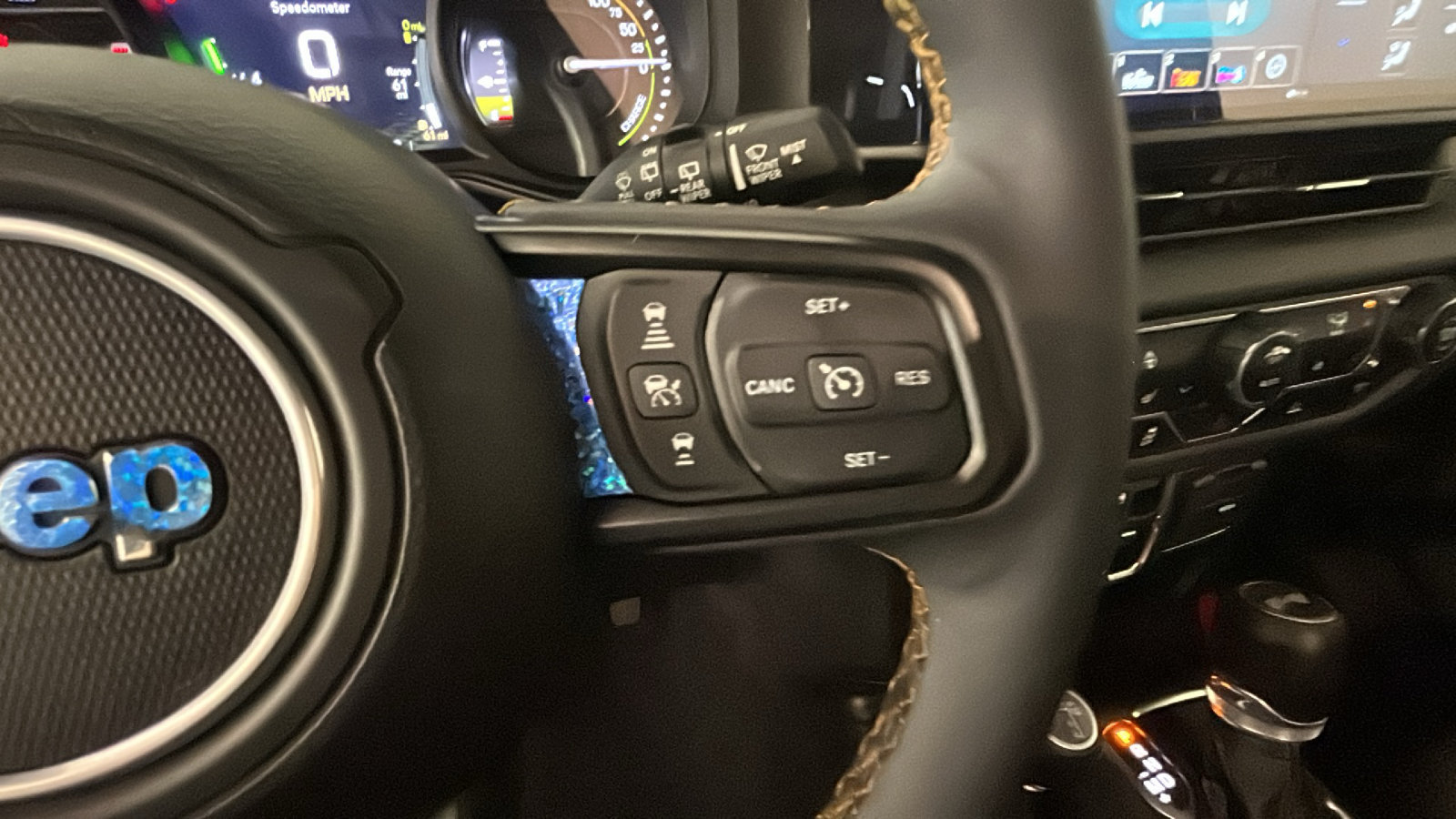 Used 2024 Jeep Wrangler Unlimited AWD/4WD image 17