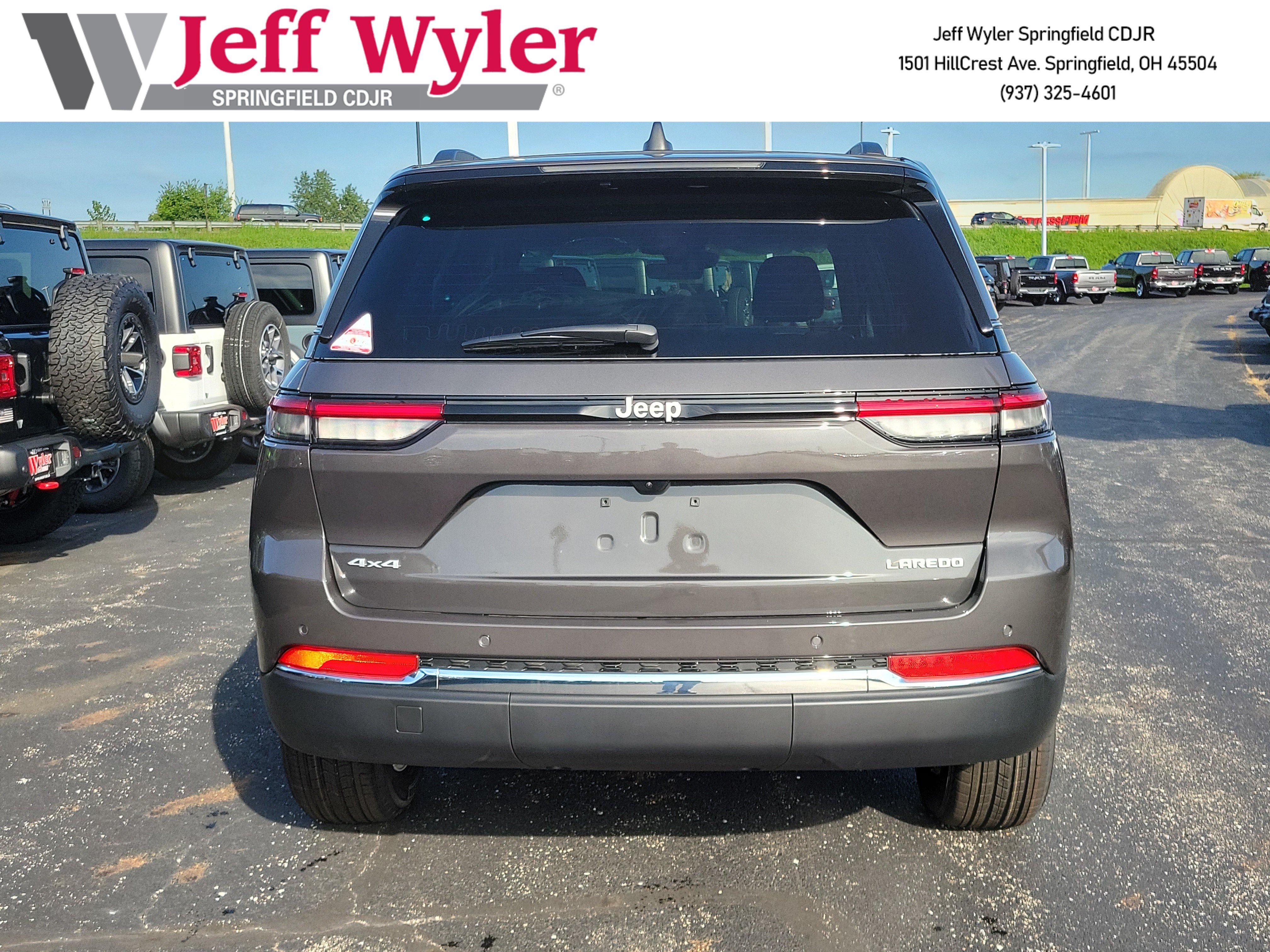 New 2026 Jeep Grand Cherokee Laredo X AWD/4WD image 4