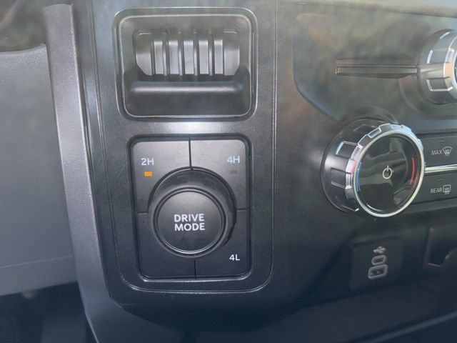 Used 2025 Ford F150 XLT w/ Equipment Group 301A Standard AWD/4WD image 18
