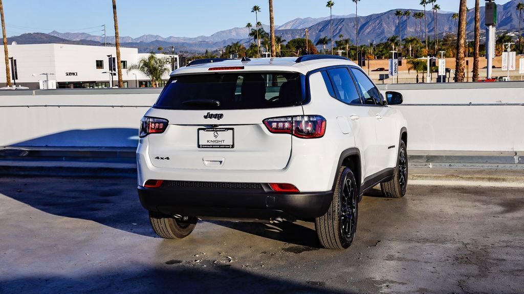 New 2026 Jeep Compass Latitude image 9