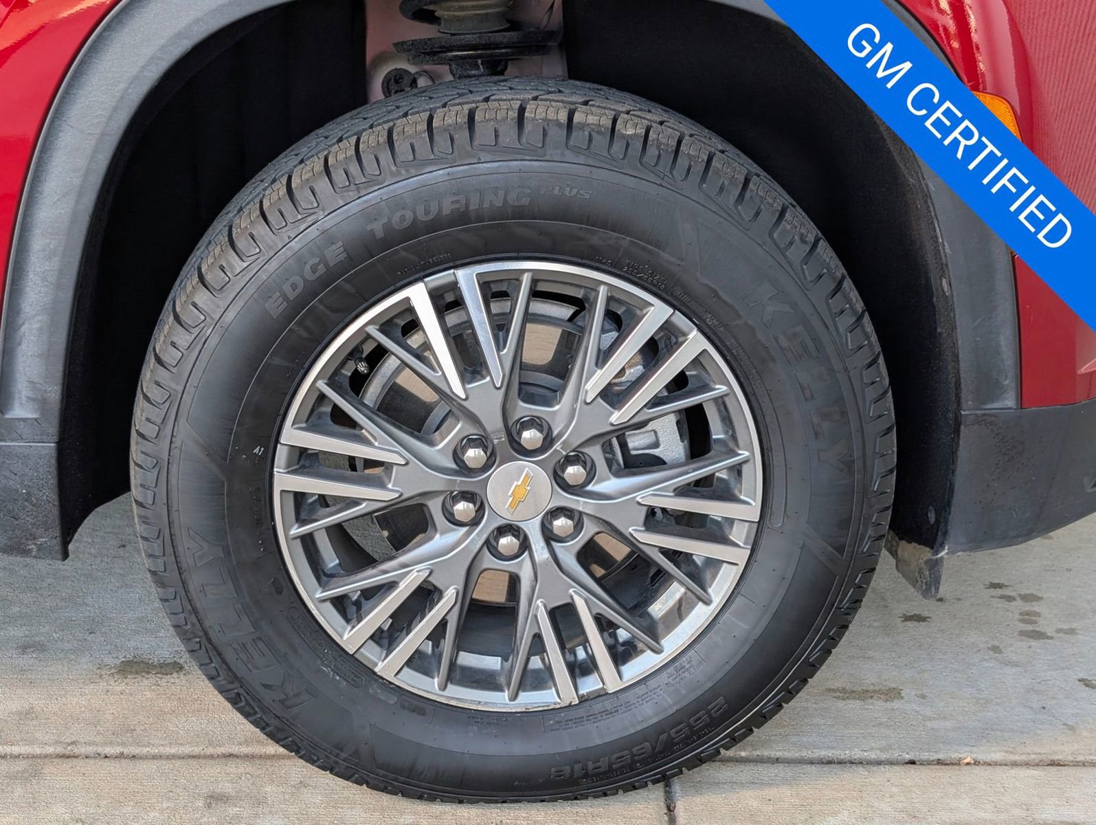 Used 2025 Chevrolet Traverse LT image 45