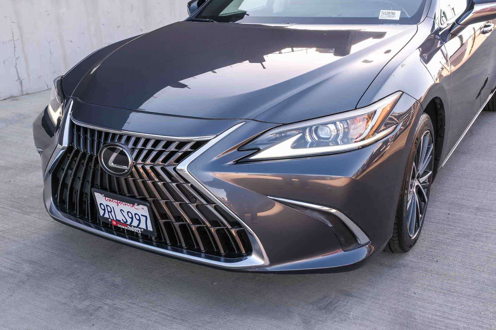 Used 2025 Lexus ES 300h w/ Premium Package FWD image 11