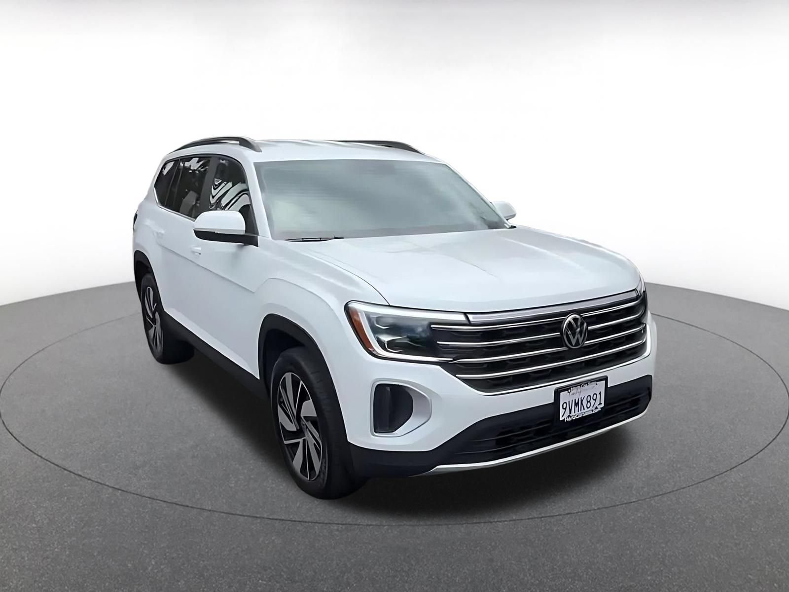 Used 2026 Volkswagen Atlas SE FWD image 3