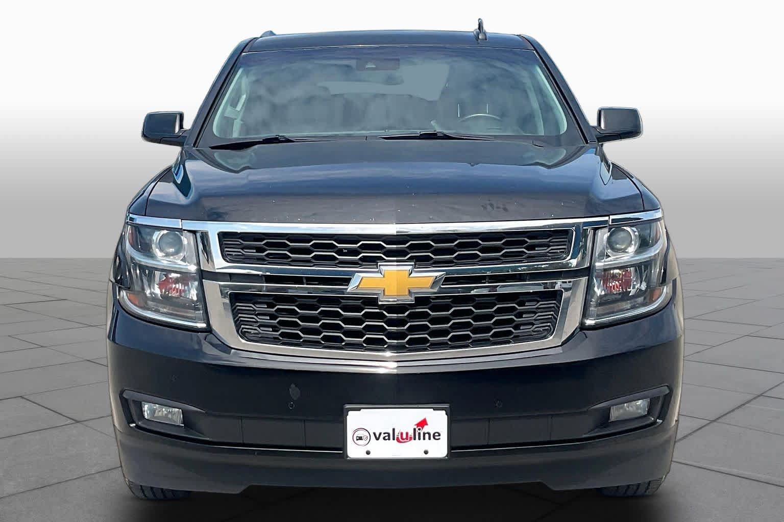 Used 2018 Chevrolet Suburban LT RWD image 4