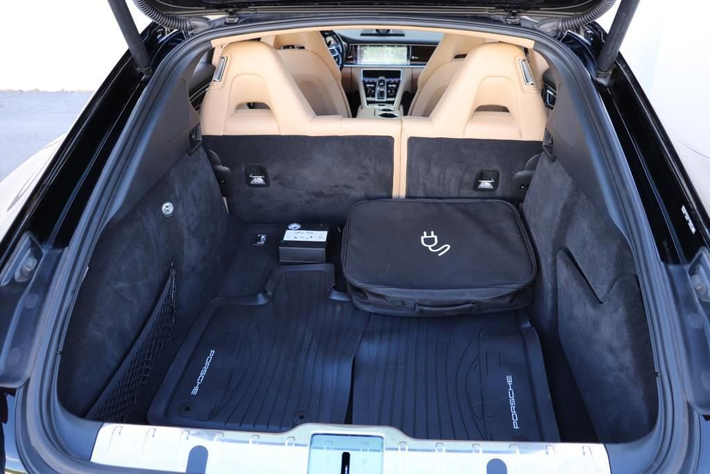 Used 2018 Porsche Panamera 4 image 21