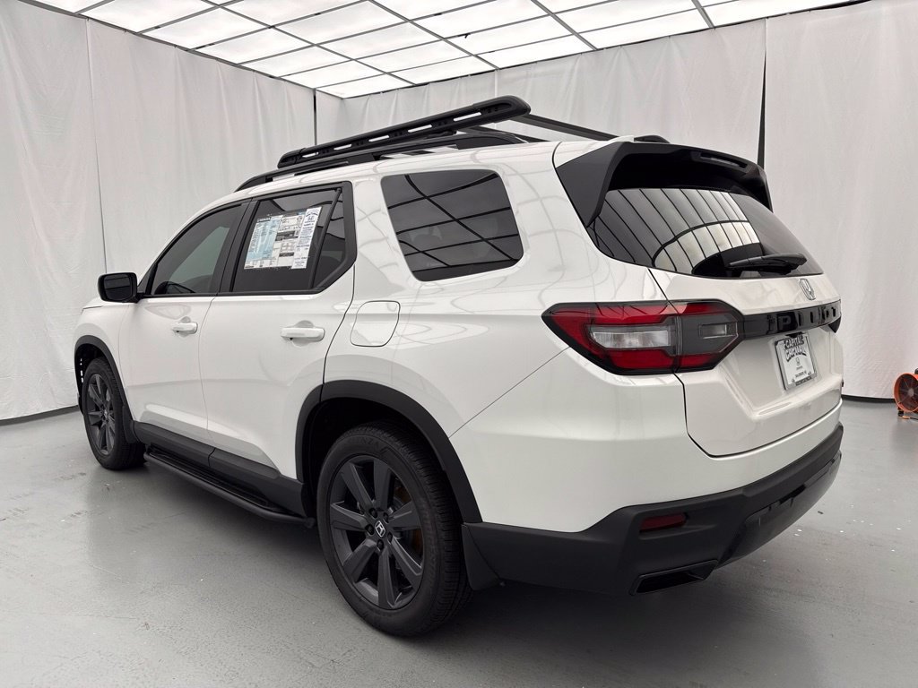 New 2026 Honda Pilot Sport image 5